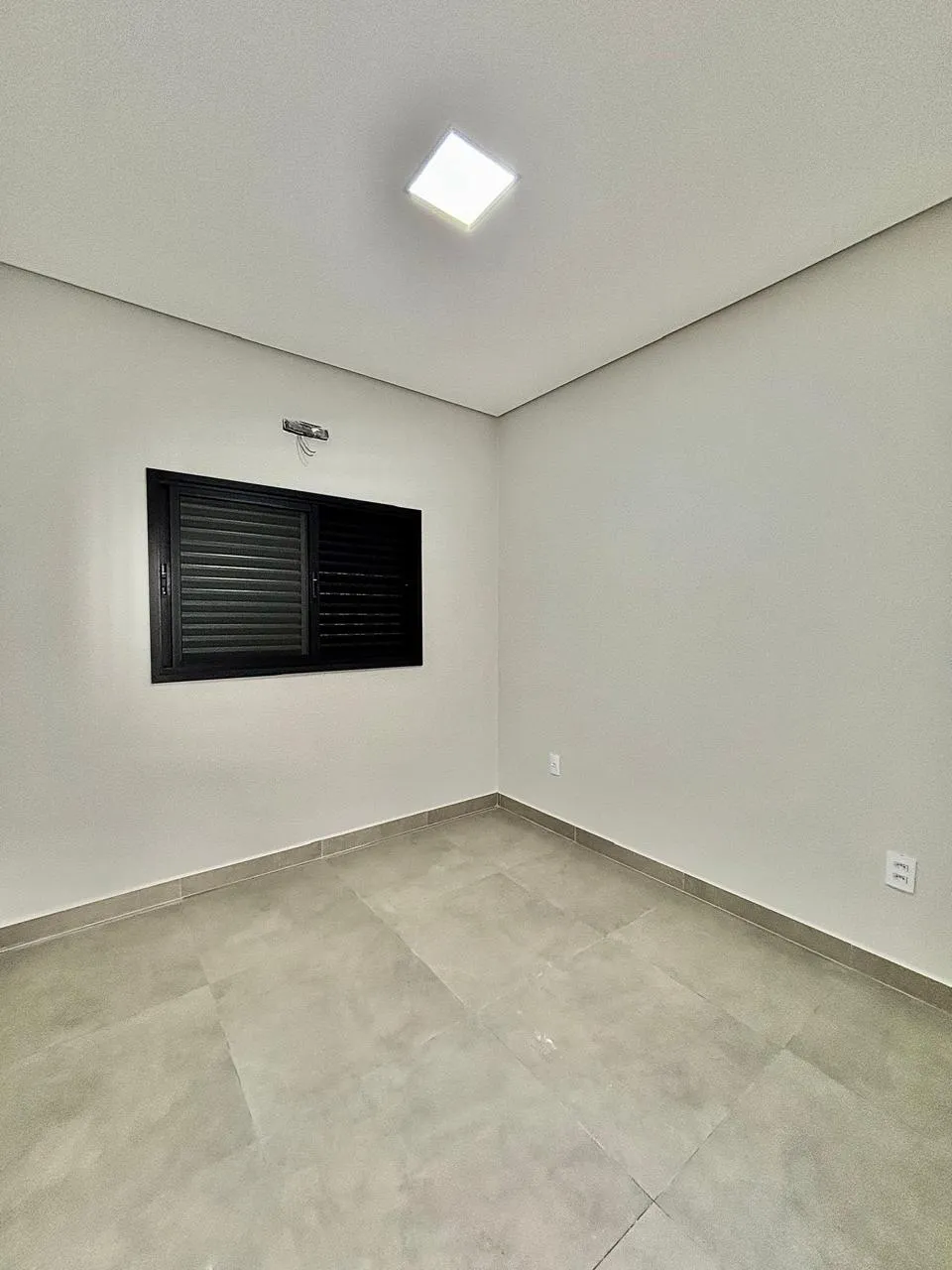 Casa Térrea à Venda com 3 dormitórios sendo 1 suíte e área gourmet com churrasqueira, 132m² em um terreno de 200m² no Condomínio Villagio Wanel em Sorocaba/SP