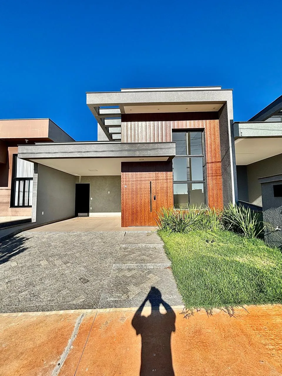 Casa Térrea à Venda com 3 dormitórios sendo 1 suíte e área gourmet com churrasqueira, 132m² em um terreno de 200m² no Condomínio Villagio Wanel em Sorocaba/SP