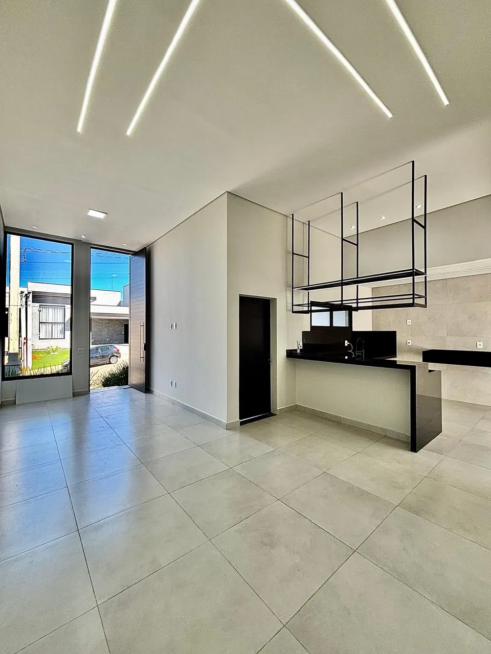 Casa Térrea à Venda com 3 dormitórios sendo 1 suíte e ampla área gourmet com churrasqueira, 143m² em um terreno de 200m² no Condomínio Villagio Wanel em Sorocaba/SP