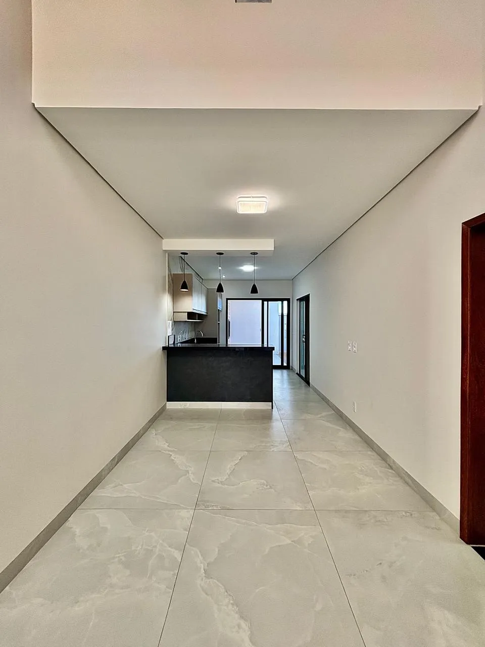 Casa Assobradada à Venda com 3 suítes, escritório, sala de tv e área gourmet com piscina, 219m² em um terreno de 200m² no Condomínio Villagio Wanel em Sorocaba/SP