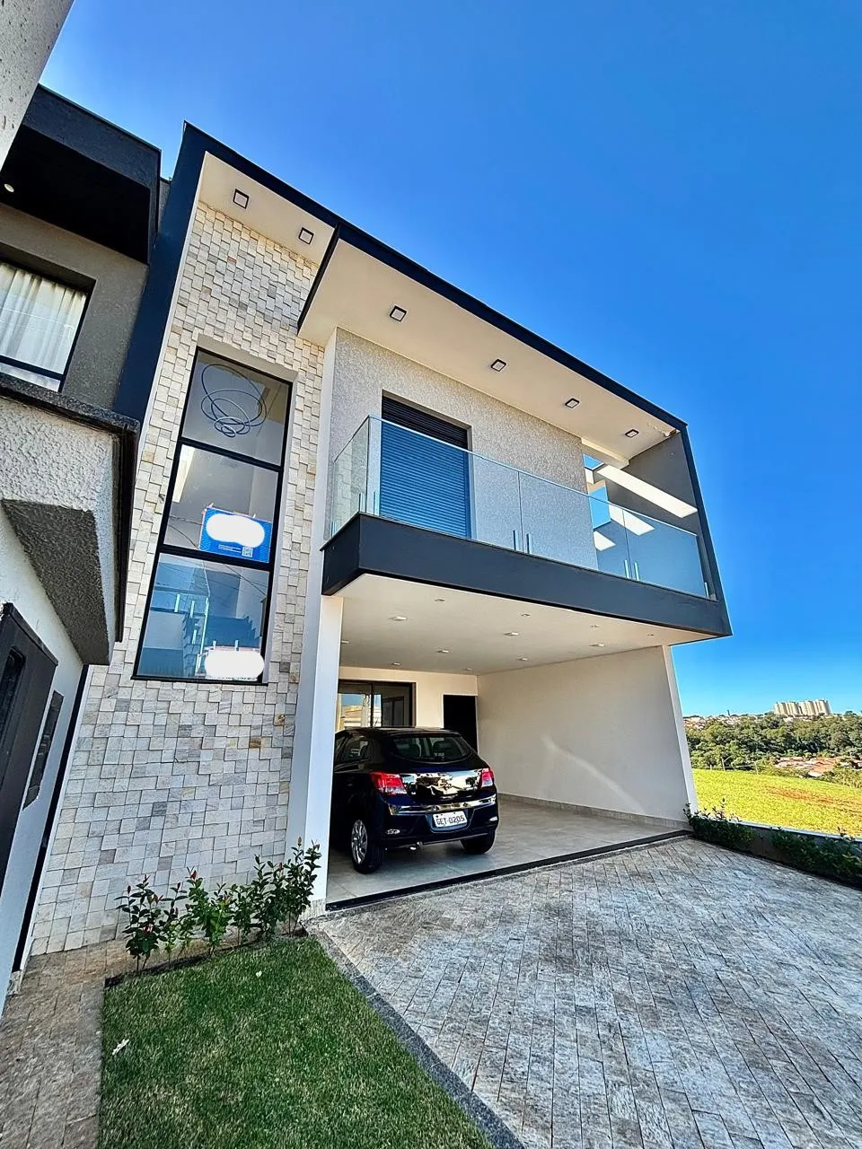 Casa Assobradada à Venda com 3 suítes, escritório, sala de tv e área gourmet com piscina, 219m² em um terreno de 200m² no Condomínio Villagio Wanel em Sorocaba/SP