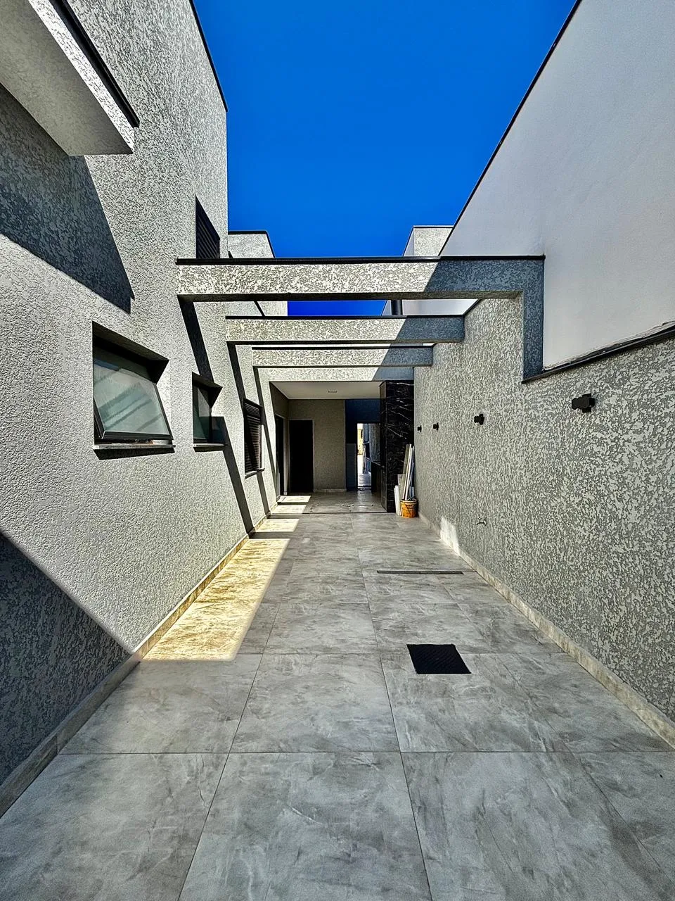 Casa Térrea à Venda com 3 dormitórios sendo 1 suíte e ampla área gourmet com churrasqueira, 135m² em um terreno de 200m² no Condomínio Villagio Wanel em Sorocaba/SP