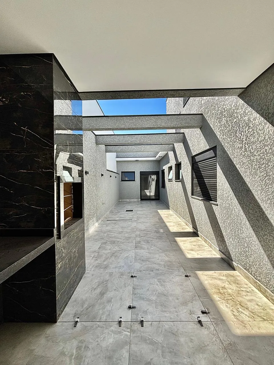 Casa Térrea à Venda com 3 dormitórios sendo 1 suíte e ampla área gourmet com churrasqueira, 135m² em um terreno de 200m² no Condomínio Villagio Wanel em Sorocaba/SP