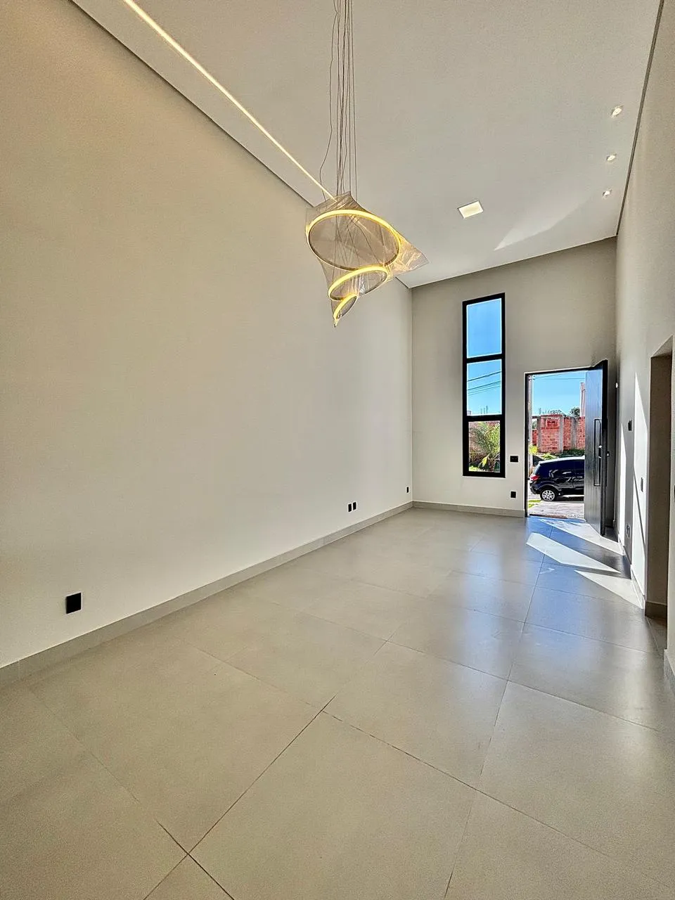 Casa Térrea à Venda com 3 dormitórios sendo 1 suíte e ampla área gourmet com piscina, 125m² em um terreno de 154m² no Condomínio Horto Florestal Villagio em Sorocaba/SP