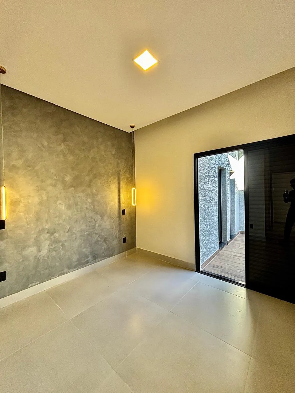 Casa Térrea à Venda com 3 dormitórios sendo 1 suíte e ampla área gourmet com piscina, 125m² em um terreno de 154m² no Condomínio Horto Florestal Villagio em Sorocaba/SP