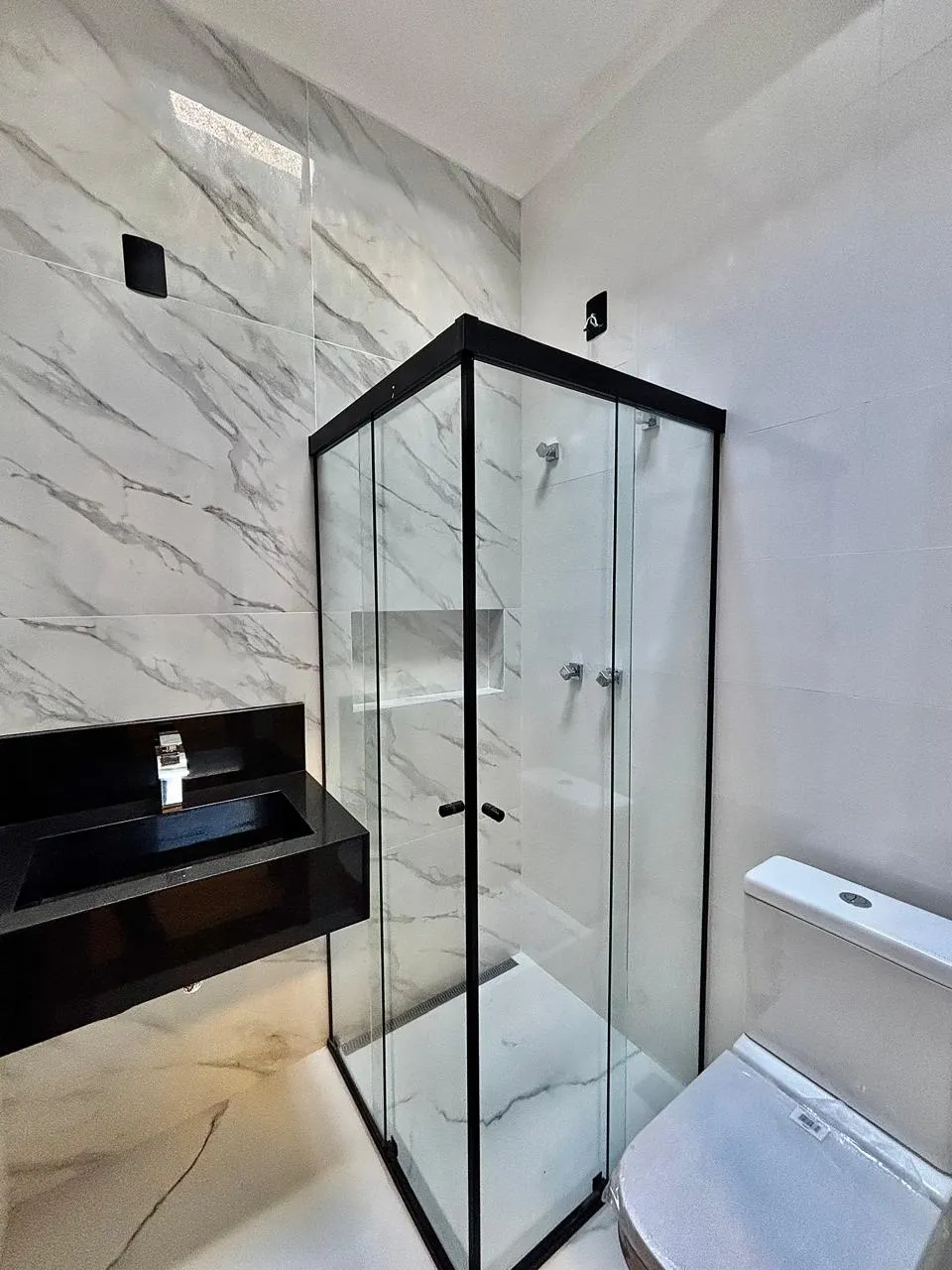 Casa Térrea à Venda com 3 suítes, escritório e ampla área gourmet com churrasqueira, 145m² em um terreno de 200m² no Condomínio Helena Maria em Sorocaba/SP