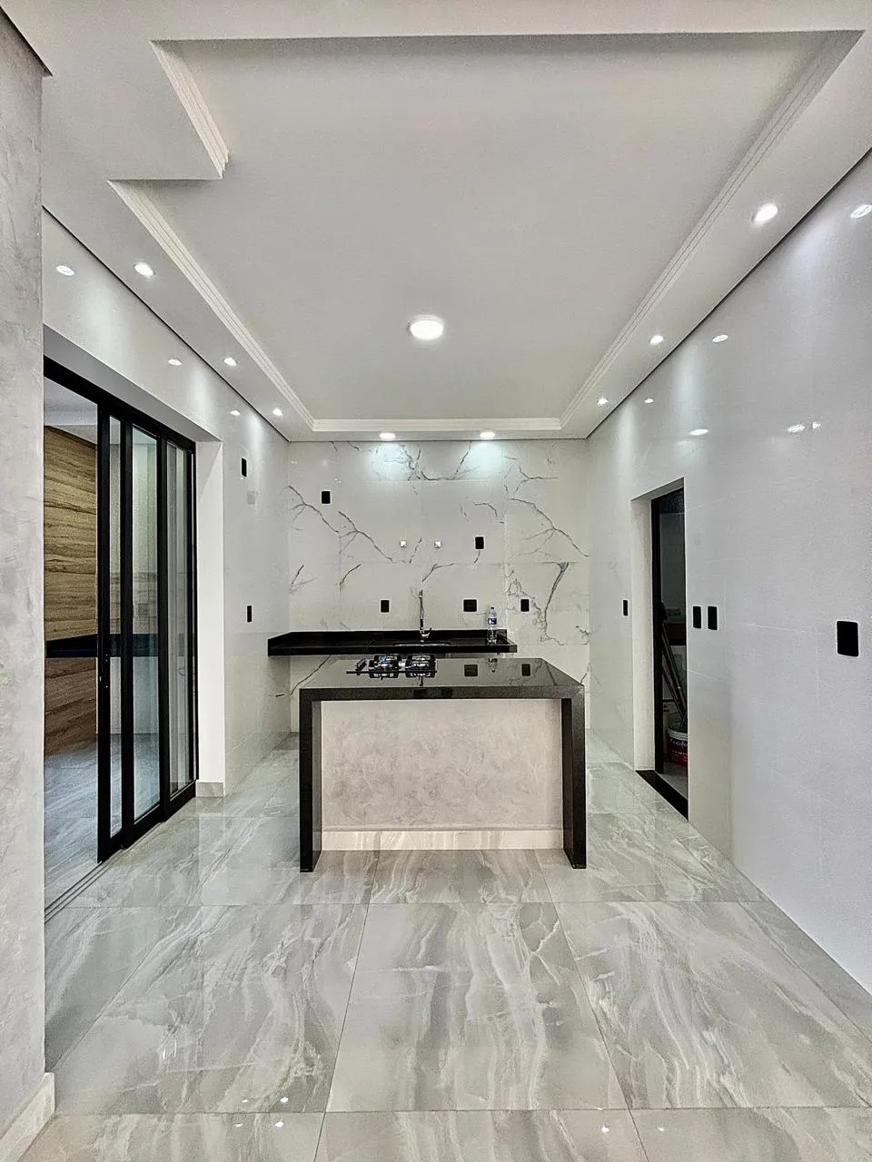 Casa Térrea à Venda com 3 suítes, escritório e ampla área gourmet com churrasqueira, 145m² em um terreno de 200m² no Condomínio Helena Maria em Sorocaba/SP