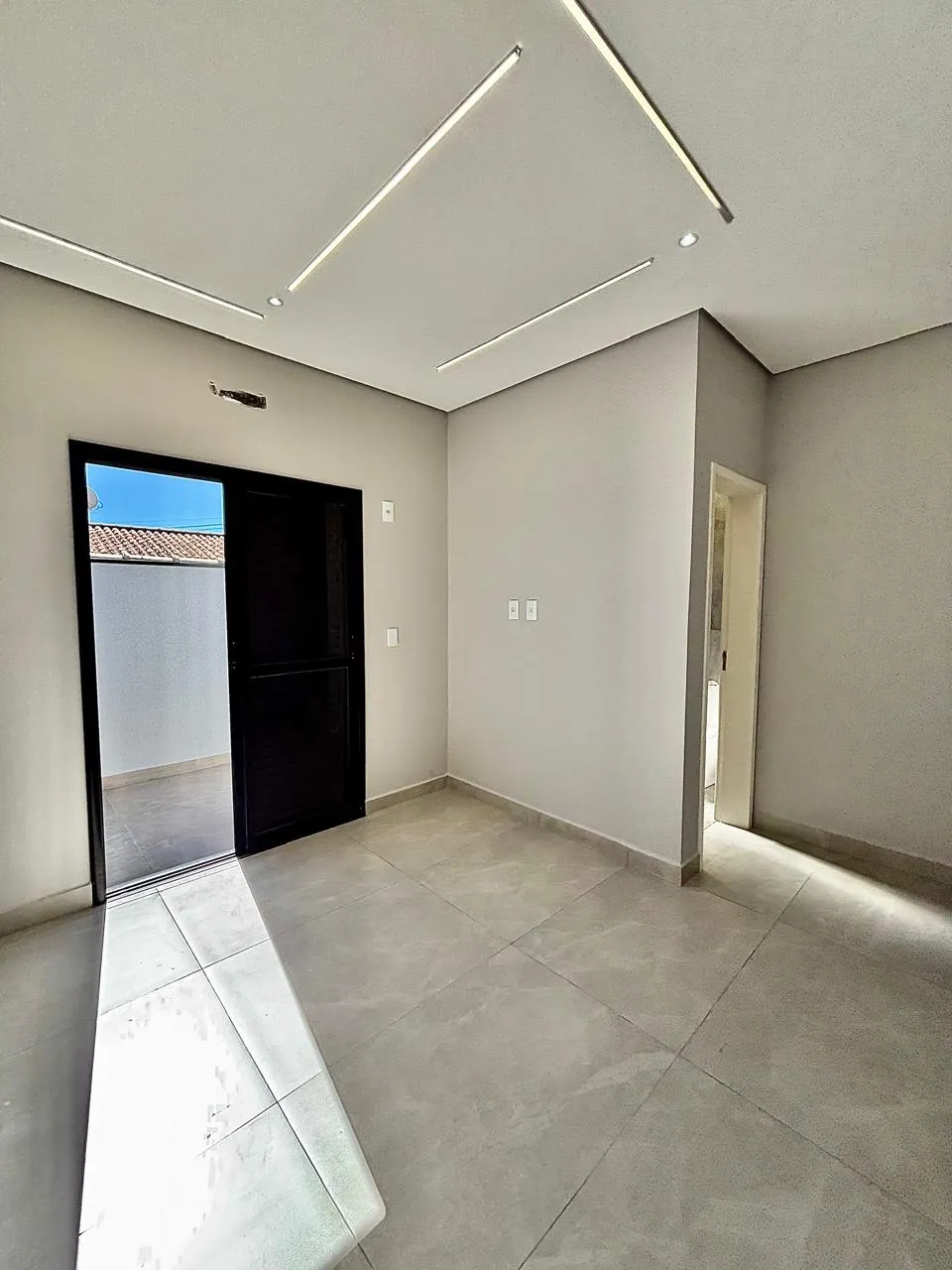 Casa Térrea à Venda com 3 dormitórios sendo 1 suíte e ampla área gourmet com piscina, 133m² em um terreno de 200m² no Condomínio Villagio Milano em Sorocaba/SP
