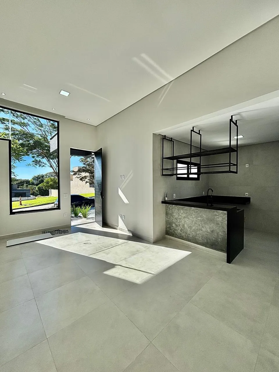 Casa Térrea à Venda com 3 dormitórios sendo 1 suíte e ampla área gourmet com churrasqueira, 105m² em um terreno de 154m² no Condomínio Villagio Ipanema 1 em Sorocaba/SP