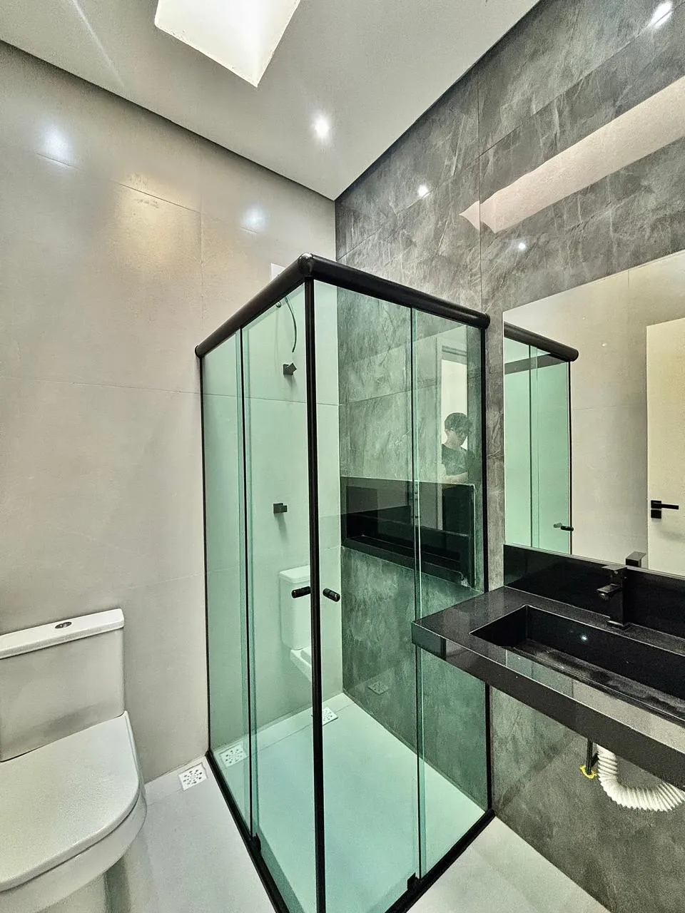 Casa Térrea à Venda com 3 dormitórios sendo 1 suíte e ampla área gourmet com churrasqueira, 105m² em um terreno de 154m² no Condomínio Villagio Ipanema 1 em Sorocaba/SP