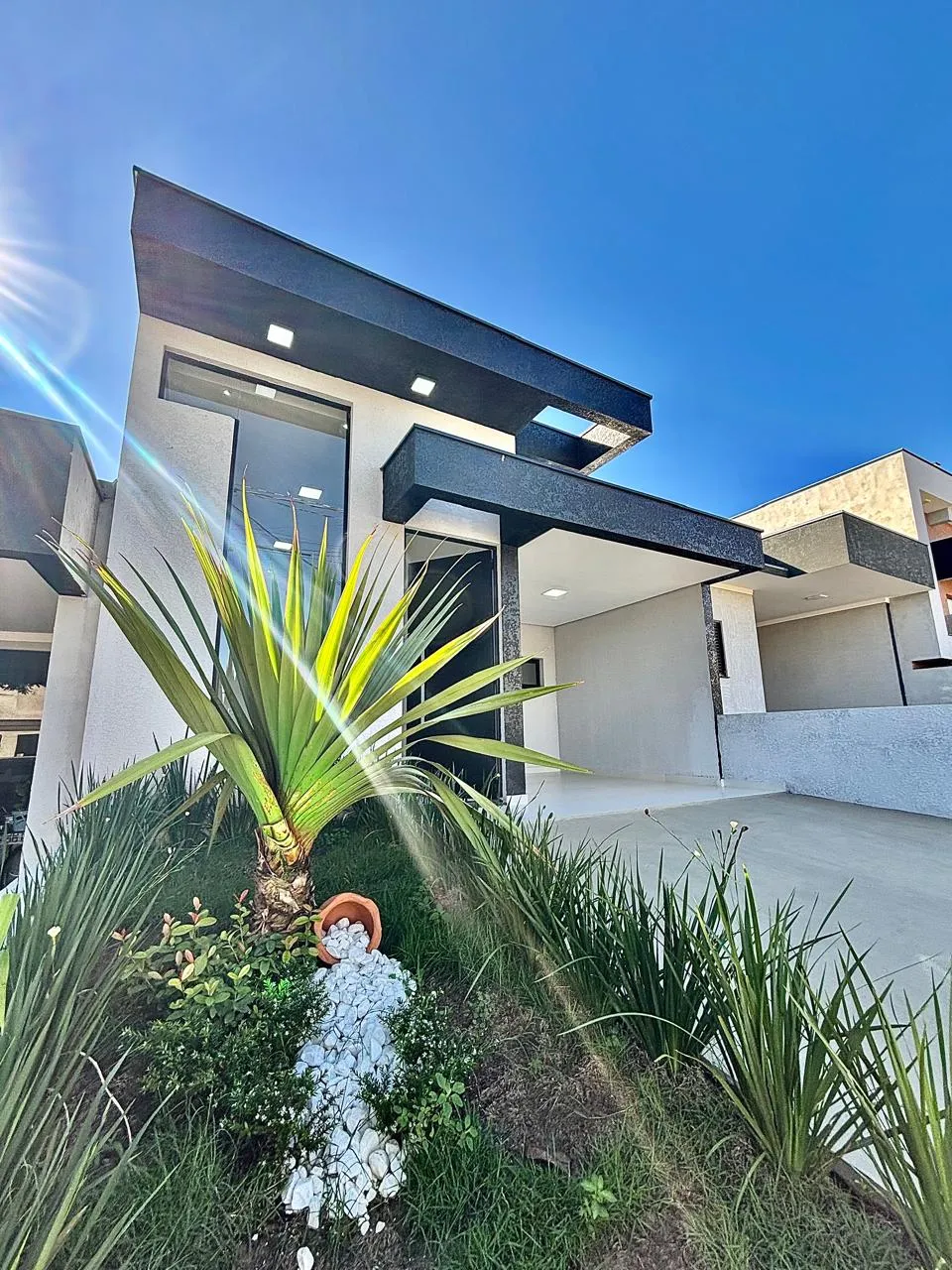 Casa Térrea à Venda com 3 dormitórios sendo 1 suíte e ampla área gourmet com churrasqueira, 105m² em um terreno de 154m² no Condomínio Villagio Ipanema 1 em Sorocaba/SP