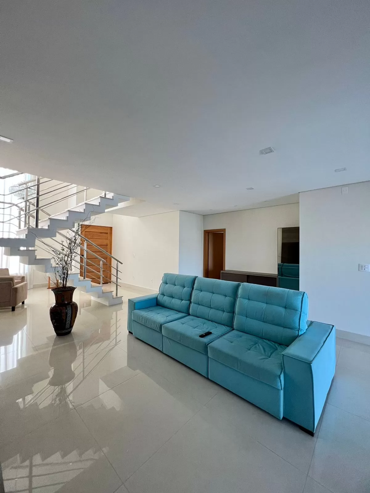 Sobrado à Venda ou Locação com 4 suítes, móveis planejados e piscina, 432m² em Votorantim/SP no Condomínio Alphaville Nova Esplanada