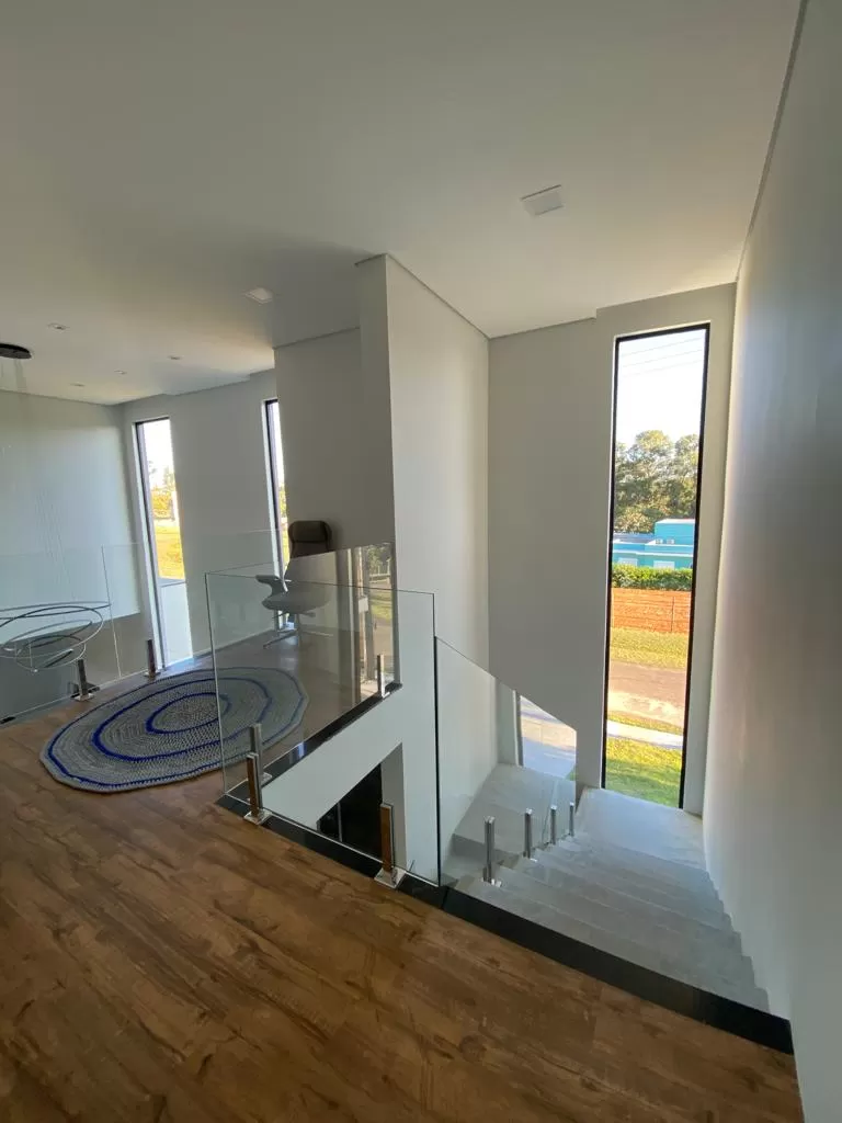 Sobrado à Venda com 4 quartos, 1 suíte e piscina, 304m² em Sorocaba/SP no Condomínio Vale do Lago