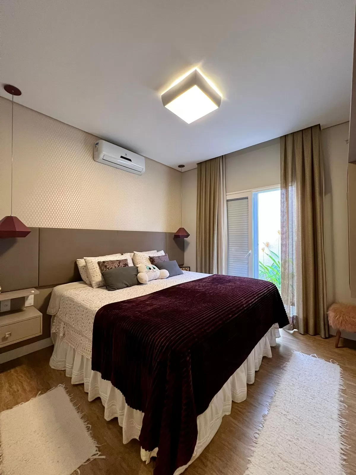 Casa à Venda com 3 suítes, adega, academia e piscina, 320m² em Votorantim/SP no Condomínio Alphaville Nova Esplanada