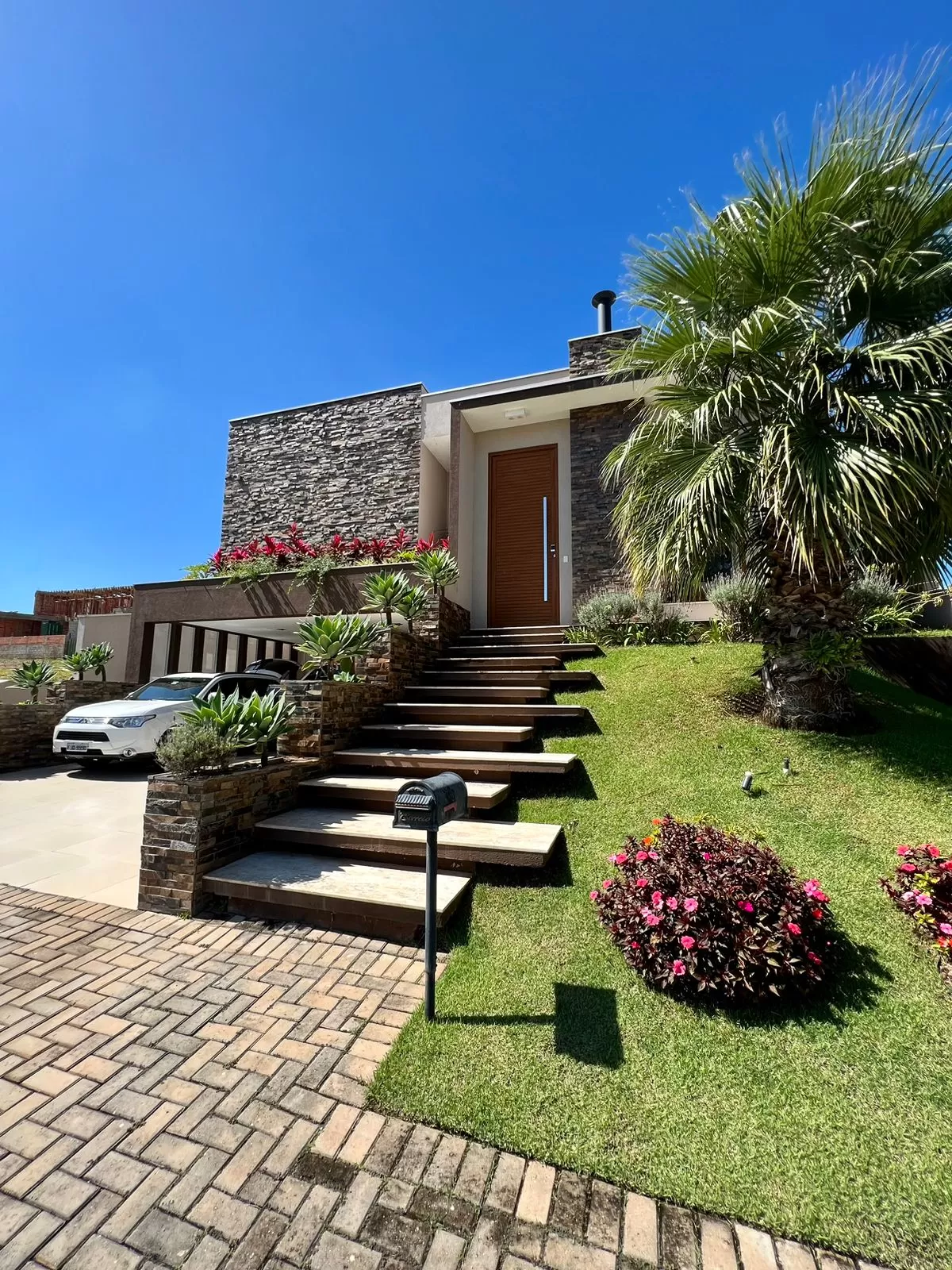 Casa à Venda com 3 suítes, adega, academia e piscina, 320m² em Votorantim/SP no Condomínio Alphaville Nova Esplanada