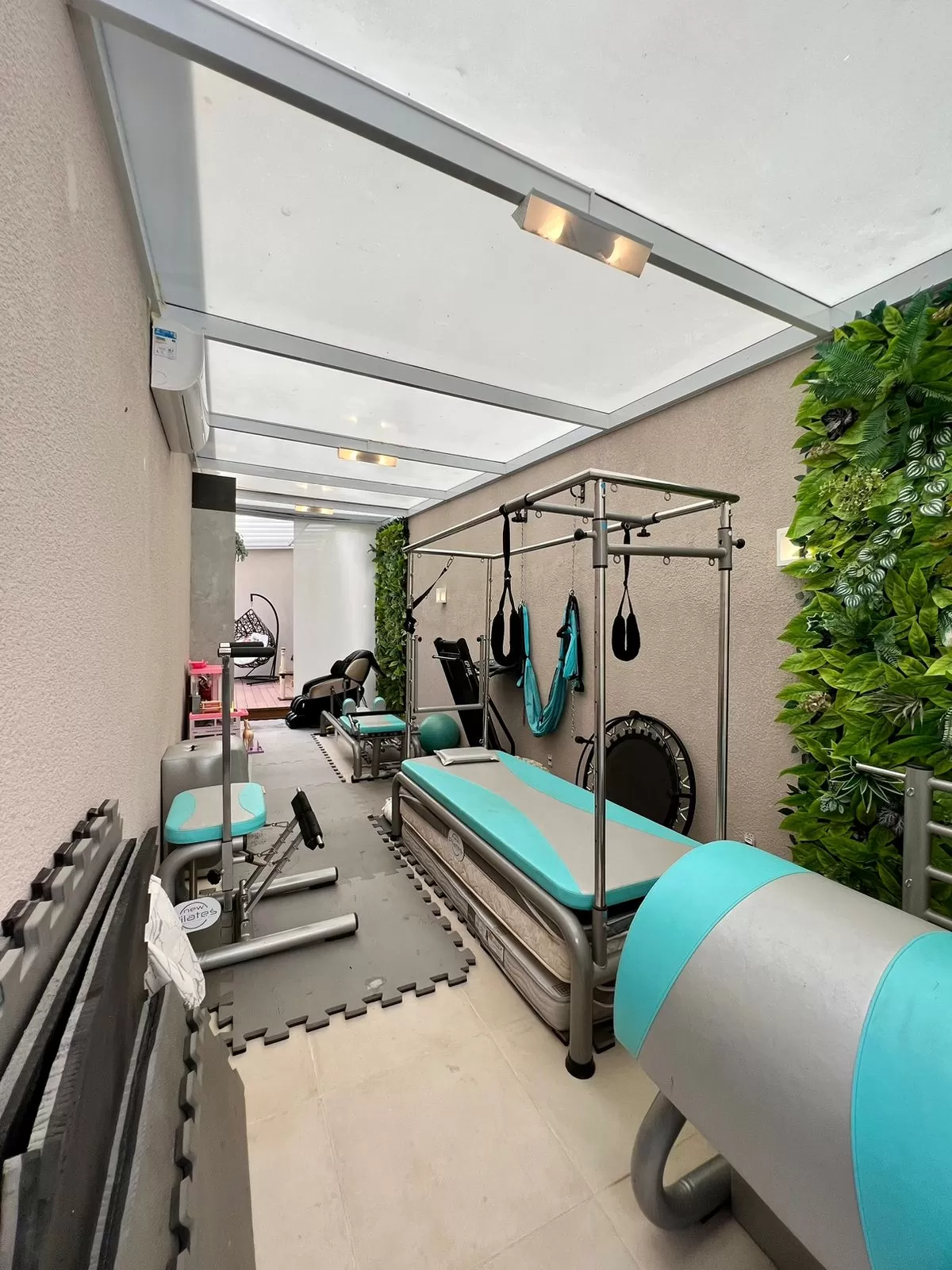 Casa à Venda com 3 suítes, adega, academia e piscina, 320m² em Votorantim/SP no Condomínio Alphaville Nova Esplanada