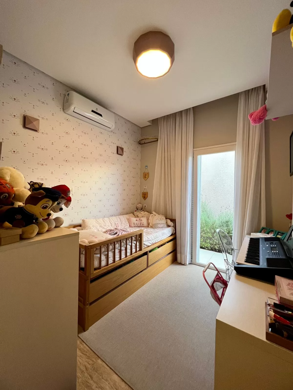 Casa à Venda com 3 suítes, adega, academia e piscina, 320m² em Votorantim/SP no Condomínio Alphaville Nova Esplanada