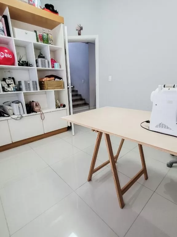 Sobrado à Venda Próximo à Prefeitura de Sorocaba no Alto da Boa Vista com 3 suítes e piscina, 278m² em Sorocaba/SP no Condomínio Colinas do Sol