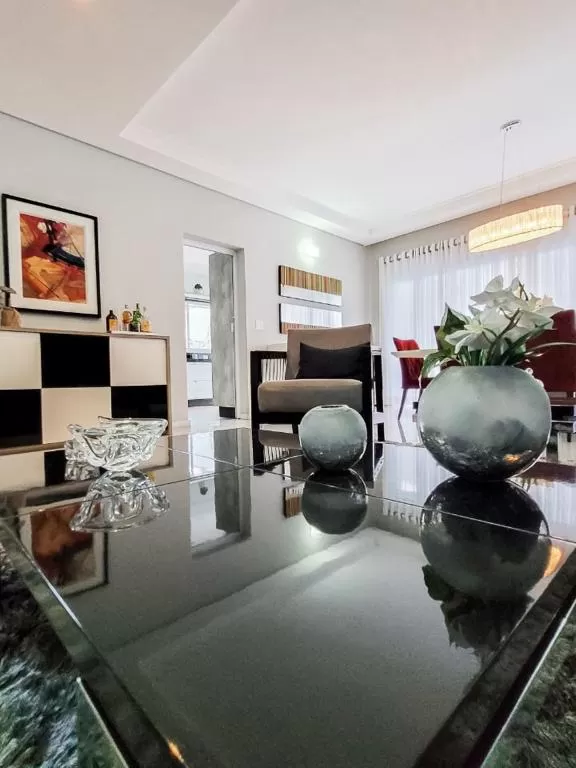 Sobrado à Venda Próximo à Prefeitura de Sorocaba no Alto da Boa Vista com 3 suítes e piscina, 278m² em Sorocaba/SP no Condomínio Colinas do Sol