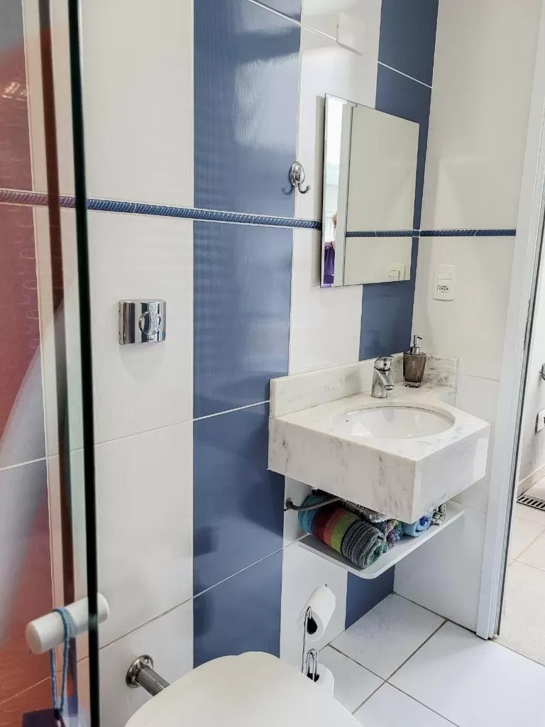 Sobrado à Venda Próximo à Prefeitura de Sorocaba no Alto da Boa Vista com 3 suítes e piscina, 278m² em Sorocaba/SP no Condomínio Colinas do Sol