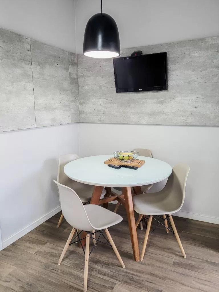 Sobrado à Venda Próximo à Prefeitura de Sorocaba no Alto da Boa Vista com 3 suítes e piscina, 278m² em Sorocaba/SP no Condomínio Colinas do Sol