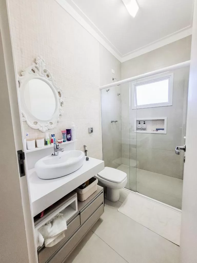 Sobrado à Venda Próximo à Prefeitura de Sorocaba no Alto da Boa Vista com 3 suítes e piscina, 278m² em Sorocaba/SP no Condomínio Colinas do Sol