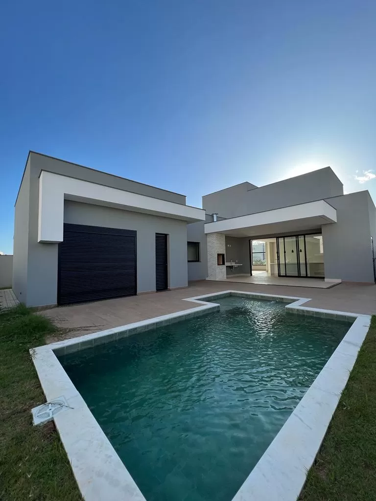 Casa Térrea à Venda com 3 suítes e piscina, 217m² em Votorantim/SP no Condomínio Alphaville Nova Esplanada