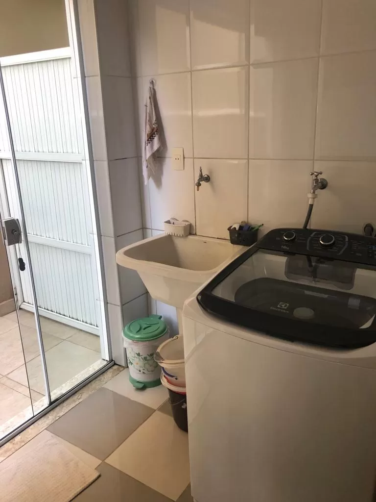 Sobrado à Venda no Campolim com 3 suítes, escritório e piscina, 321m² em Sorocaba/SP no Condomínio Tivoli Park