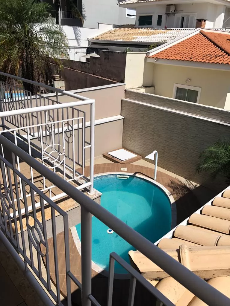 Sobrado à Venda no Campolim com 3 suítes, escritório e piscina, 321m² em Sorocaba/SP no Condomínio Tivoli Park