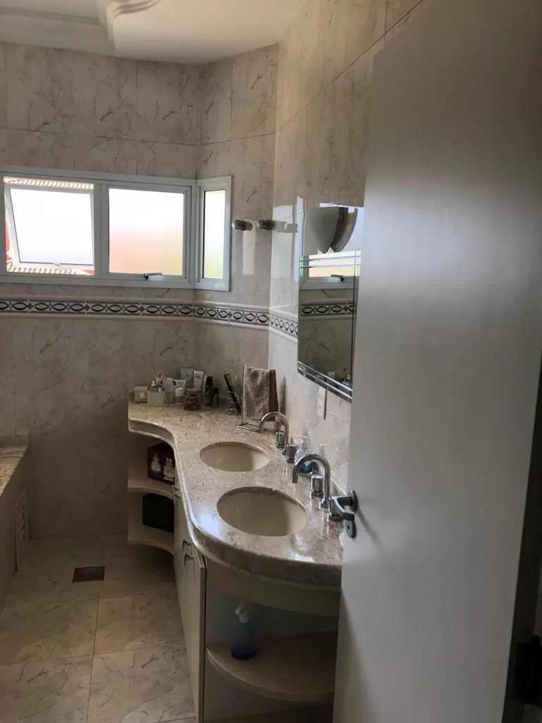 Sobrado à Venda no Campolim com 3 suítes, escritório e piscina, 321m² em Sorocaba/SP no Condomínio Tivoli Park