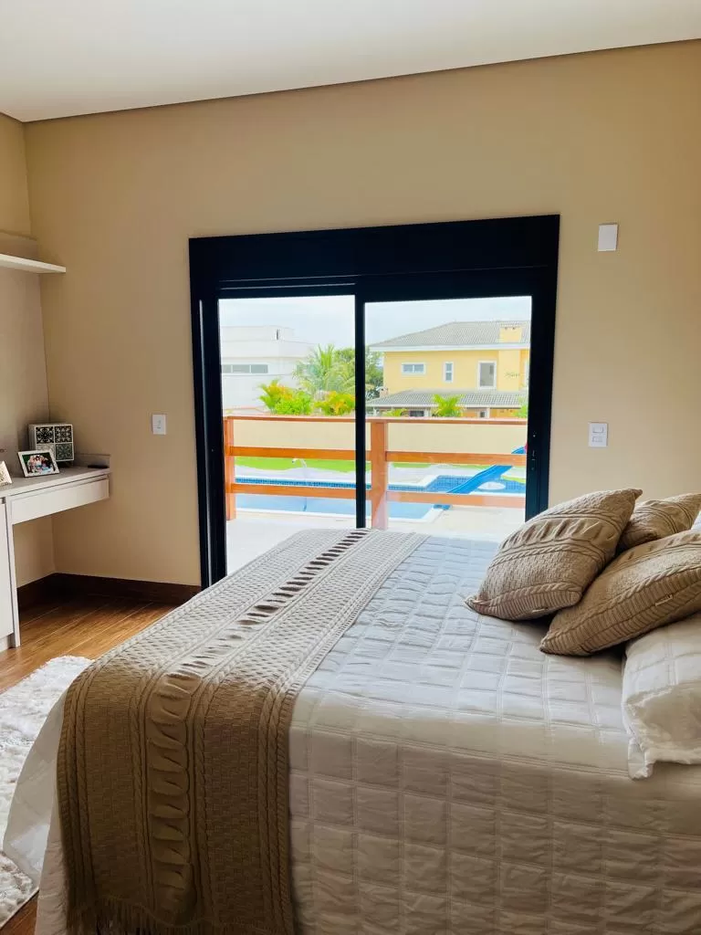 Casa Térrea à Vendacom 3 quartos sendo 1 suíte com closet, 220m² em Araçoiaba da Serra/SP no Condomínio Village Ipanema 