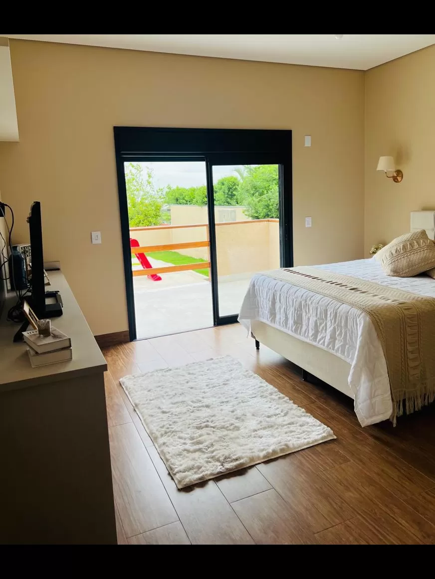 Casa Térrea à Vendacom 3 quartos sendo 1 suíte com closet, 220m² em Araçoiaba da Serra/SP no Condomínio Village Ipanema 