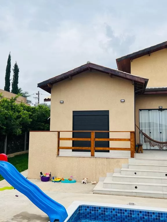 Casa Térrea à Vendacom 3 quartos sendo 1 suíte com closet, 220m² em Araçoiaba da Serra/SP no Condomínio Village Ipanema 