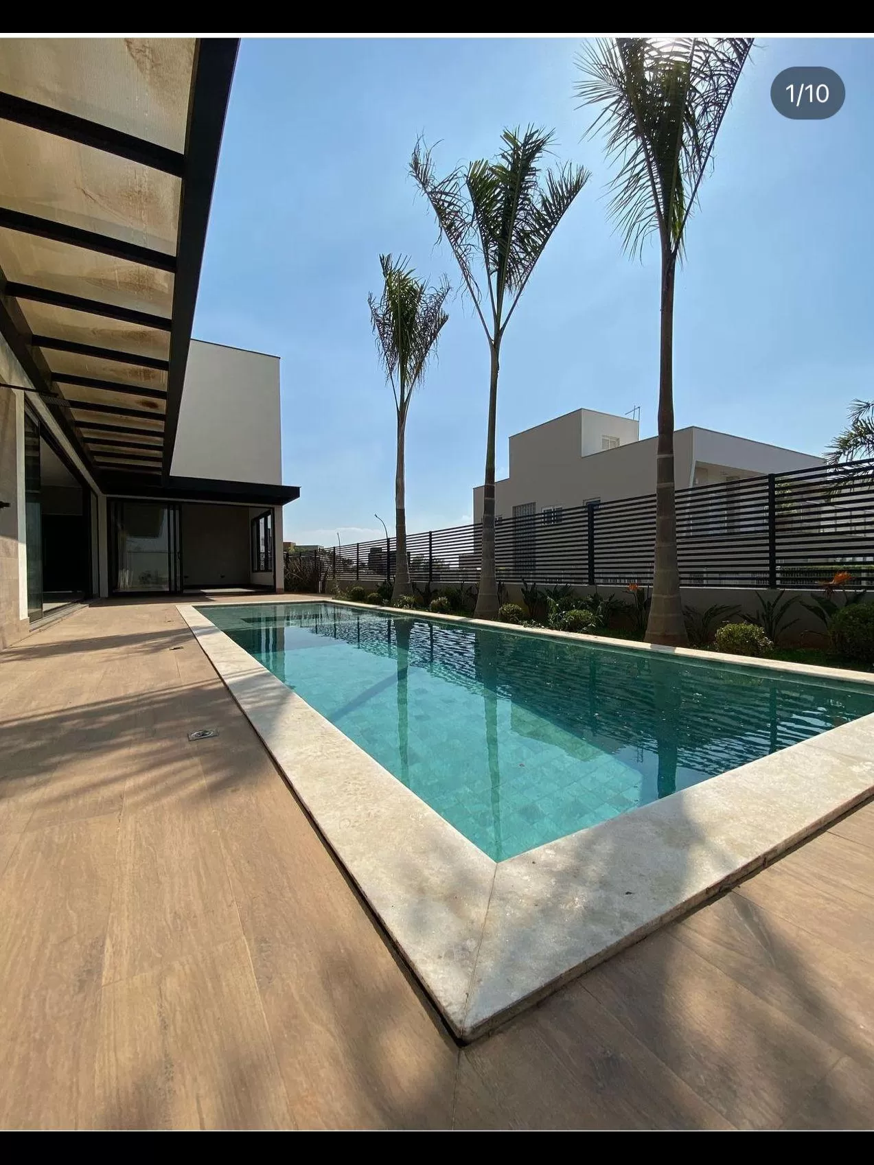 Sobrado à Venda com 4 suítes, home office e piscina, 380m² em Votorantim/SP no Condomínio Alphaville Nova Esplanada