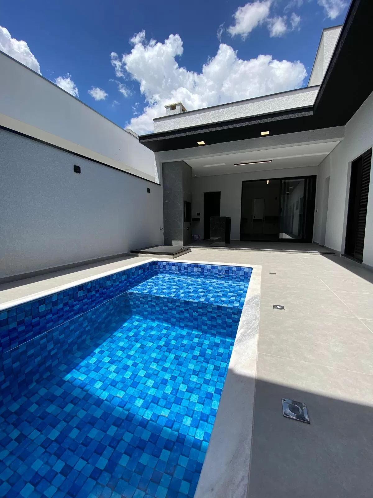 Casa Térrea à Venda com 3 suítes, escritório e piscina em Sorocaba/SP no Condomínio Le France