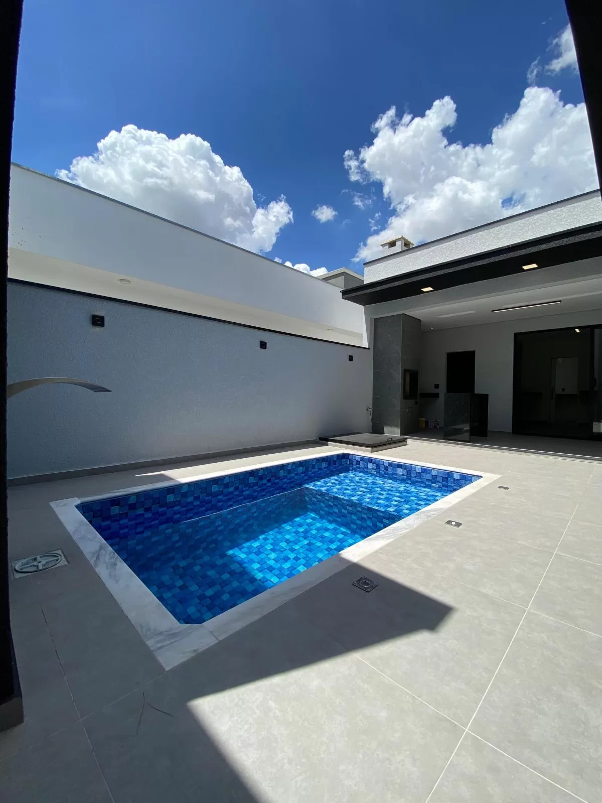 Casa Térrea à Venda com 3 suítes, escritório e piscina em Sorocaba/SP no Condomínio Le France