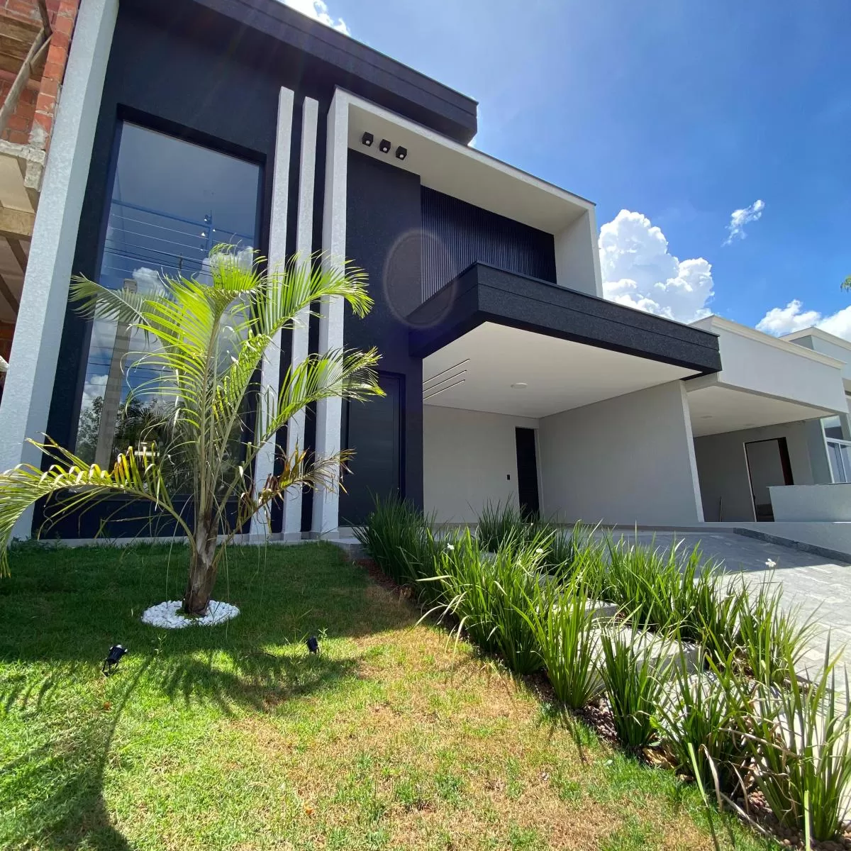 Casa Térrea à Venda com 3 suítes, escritório e piscina em Sorocaba/SP no Condomínio Le France