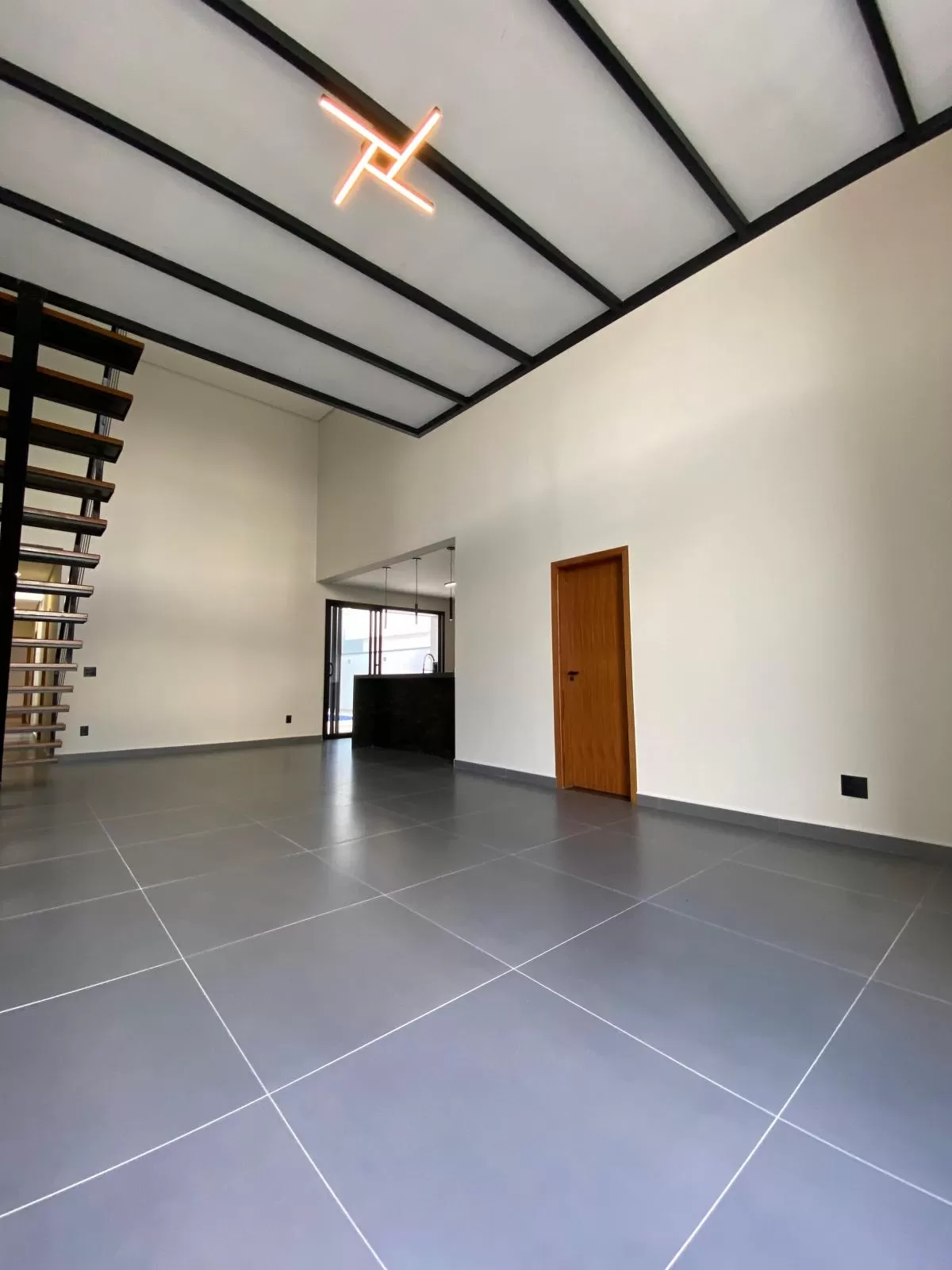 Casa Térrea à Venda com 3 suítes, escritório e piscina em Sorocaba/SP no Condomínio Le France