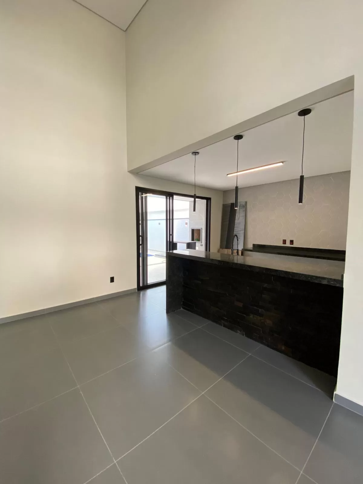 Casa Térrea à Venda com 3 suítes, escritório e piscina em Sorocaba/SP no Condomínio Le France