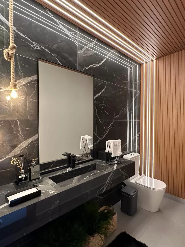 Sobrado à Venda na Modalidade de Porteira Fechada com 3 suítes e piscina, 425m² em Votorantim/SP no Condomínio Alphaville Nova Esplanada