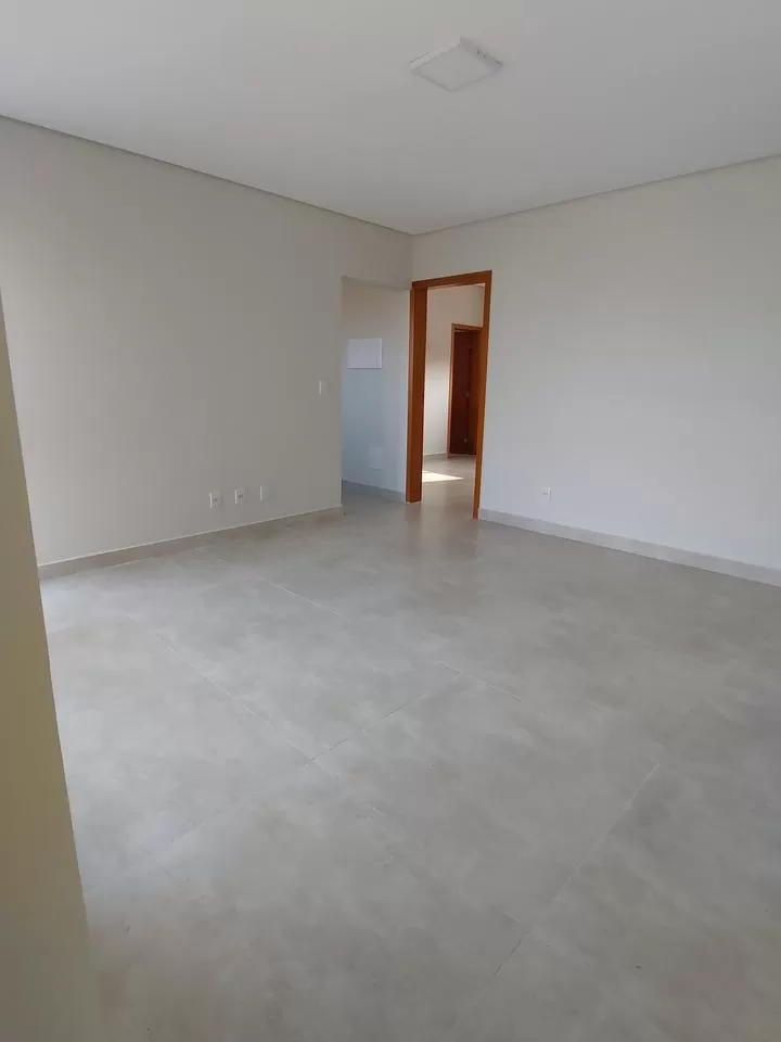 Sobrado à Venda com 3 suítes sendo 2 com closet e piscina, 226m² em Votorantim/SP no Condomínio Belvedere
