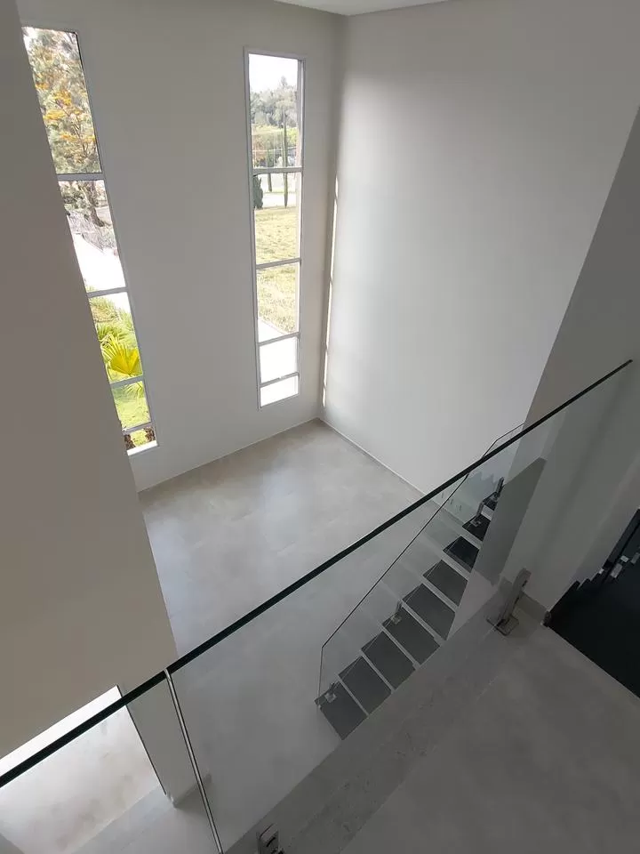 Sobrado à Venda com 3 suítes sendo 2 com closet e piscina, 226m² em Votorantim/SP no Condomínio Belvedere