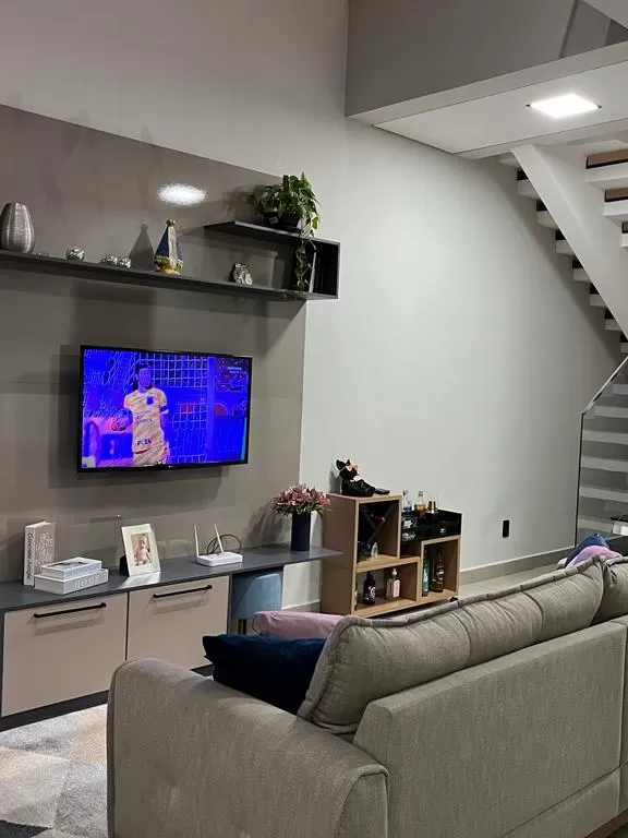 Sobrado Mobiliado à Venda com 3 quartos sendo 1 suíte, 164m² em Sorocaba/SP no Condomínio Horto Florestal Villagio