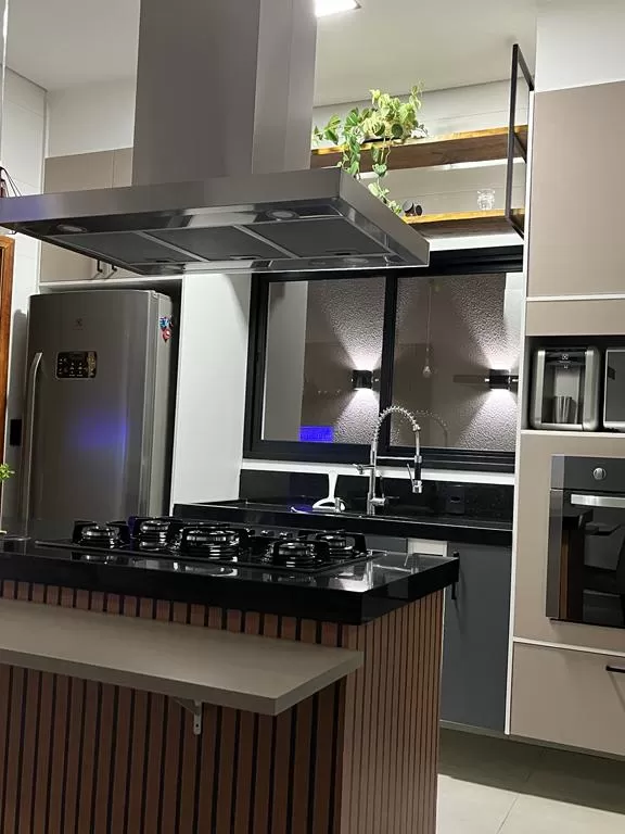 Sobrado Mobiliado à Venda com 3 quartos sendo 1 suíte, 164m² em Sorocaba/SP no Condomínio Horto Florestal Villagio