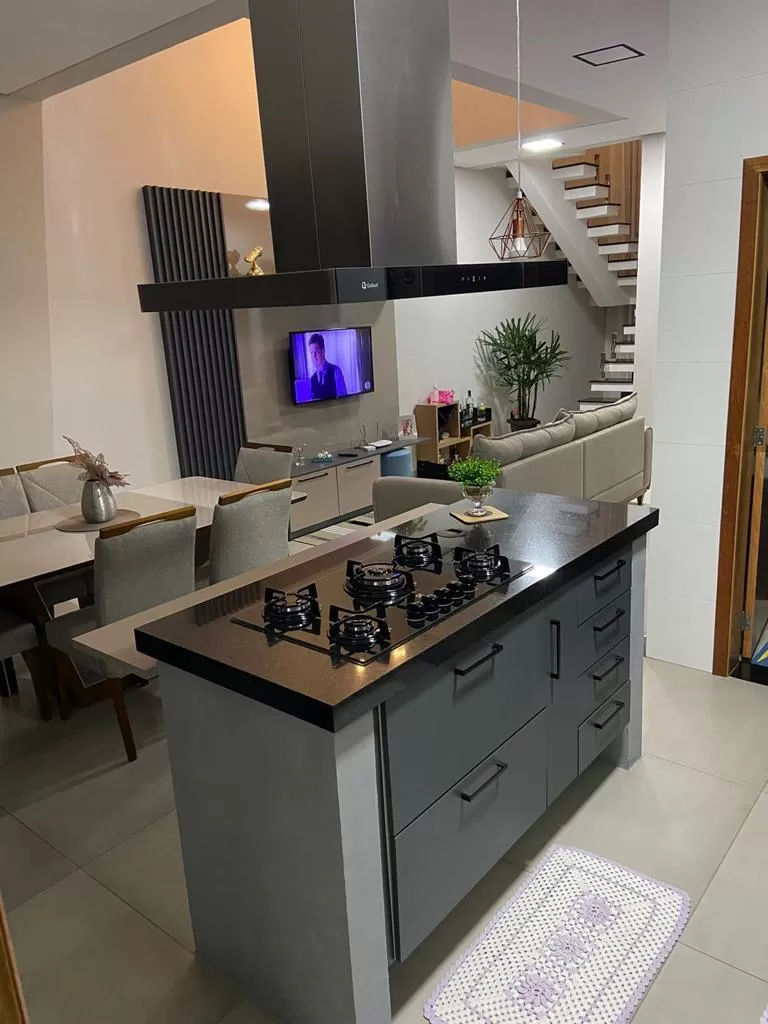 Sobrado Mobiliado à Venda com 3 quartos sendo 1 suíte, 164m² em Sorocaba/SP no Condomínio Horto Florestal Villagio