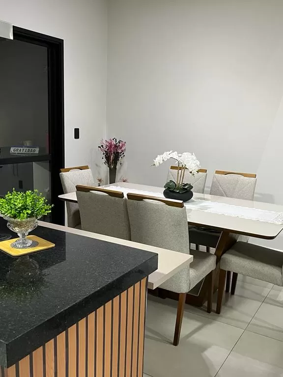 Sobrado Mobiliado à Venda com 3 quartos sendo 1 suíte, 164m² em Sorocaba/SP no Condomínio Horto Florestal Villagio
