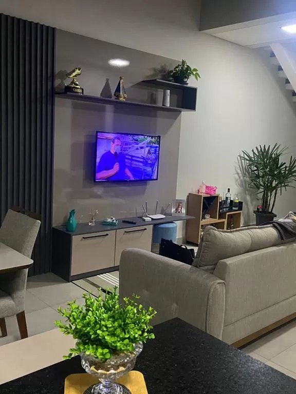 Sobrado Mobiliado à Venda com 3 quartos sendo 1 suíte, 164m² em Sorocaba/SP no Condomínio Horto Florestal Villagio