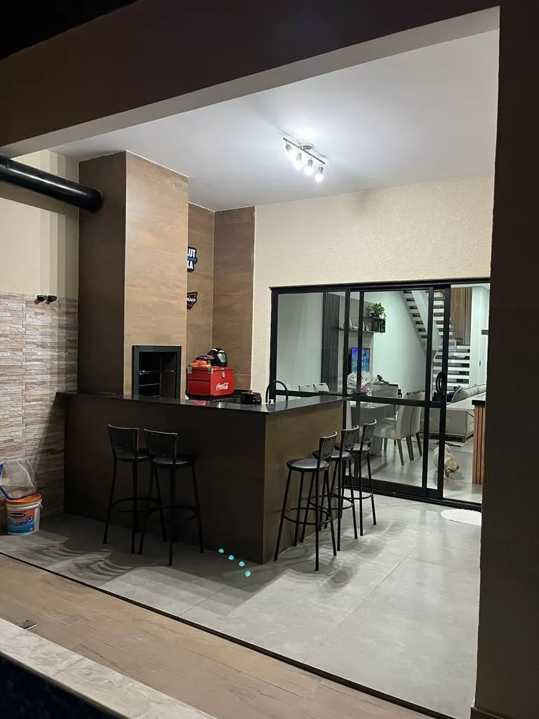 Sobrado Mobiliado à Venda com 3 quartos sendo 1 suíte, 164m² em Sorocaba/SP no Condomínio Horto Florestal Villagio