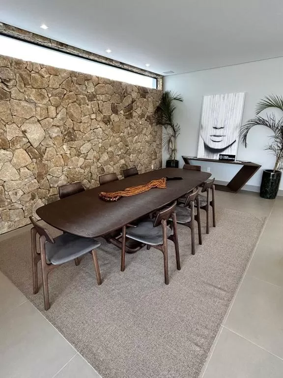 Casa Térrea à Venda e Locação com 3 suítes, escritório, academia, sala de jogos e piscina em Votorantim/SP no Condomínio Alphaville Nova Esplanada