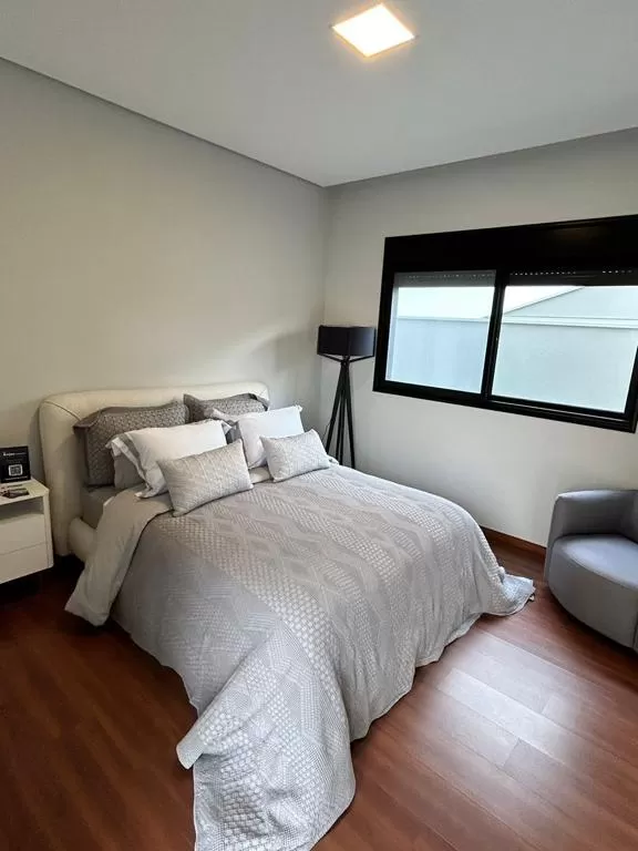 Casa Térrea à Venda e Locação com 3 suítes, escritório, academia, sala de jogos e piscina em Votorantim/SP no Condomínio Alphaville Nova Esplanada